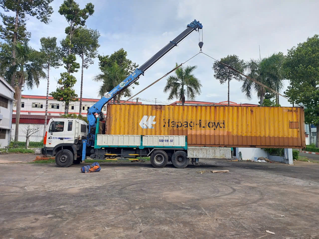 Thuê xe cẩu giá rẻ TP.HCM