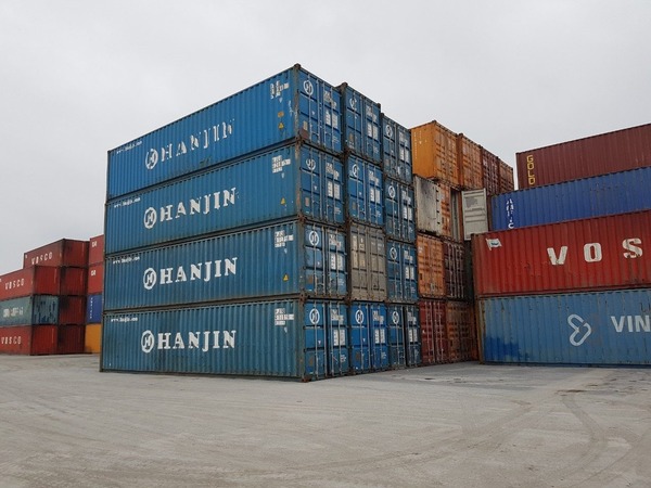 Thuê xe cẩu nâng container hàng hóa an toàn, chuyên nghiệp
