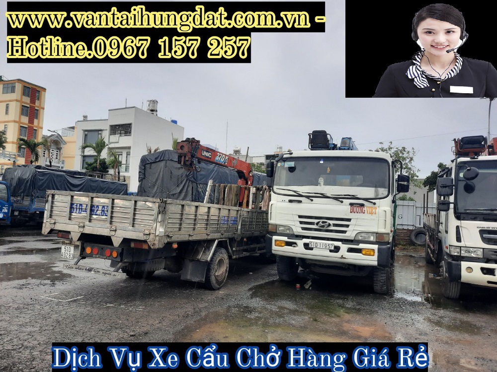 Xe cẩu hàng Huyện Hóc Môn